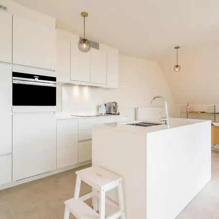 Renewed Comfort Duplex W 2 Terraces Nearby Marina 니우포르트